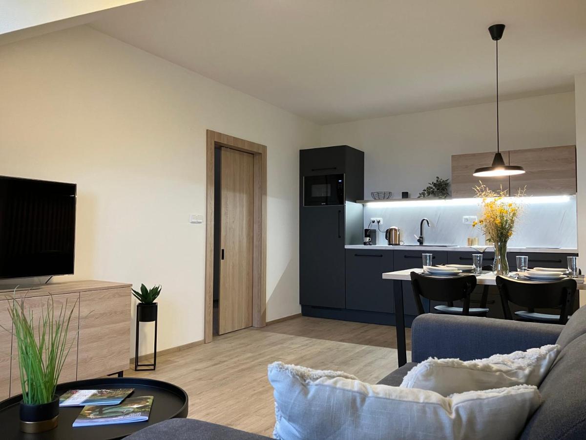 Apartman Nahore Vacov エクステリア 写真